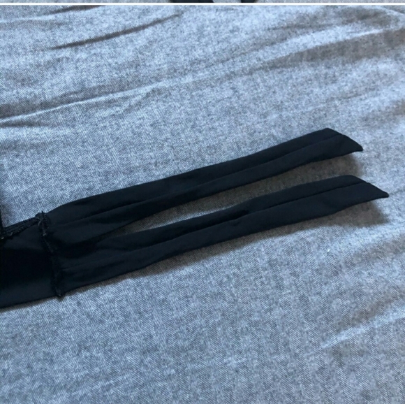 ๐ Aerie Black Bikini Top ๐ - Picture 3 of 3